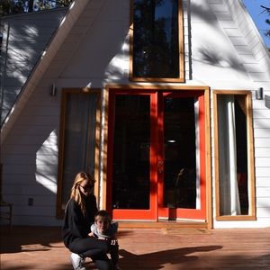 Meet your Posher, Chanel